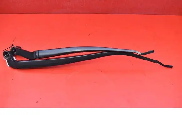 Mazda CX-5 Front wiper blade arm