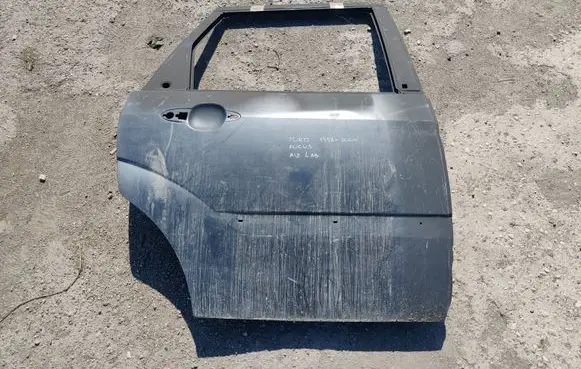 Ford Focus Rear door