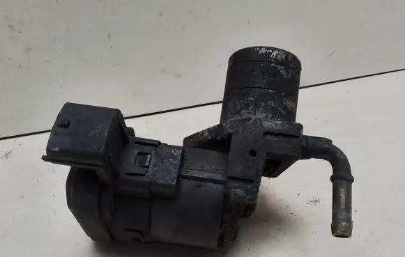Opel Signum EGR valve 00005321C3