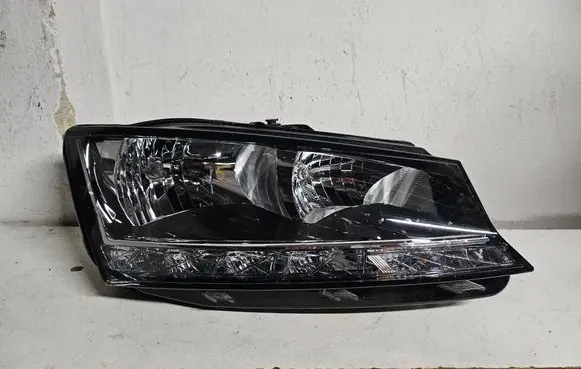 Skoda Fabia Mk3 (NJ) Headlight/headlamp 6V1941016D
