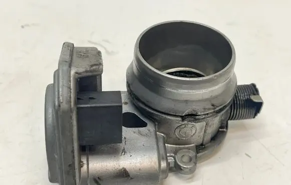 BMW 5 E60 E61 Throttle valve 7804373 B81341397