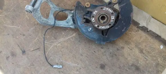 Citroen C6 Front wheel hub