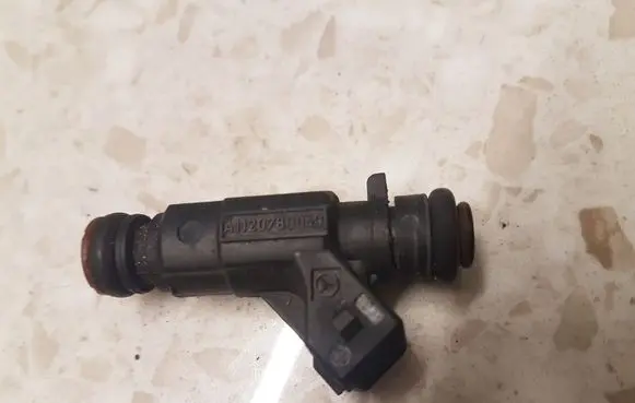 Mercedes-Benz ML W163 Fuel injector A1120780049