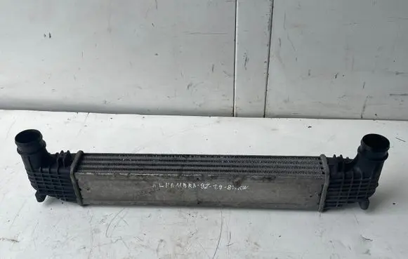 Seat Alhambra (Mk1) Intercooler radiator 132002748 0823656
