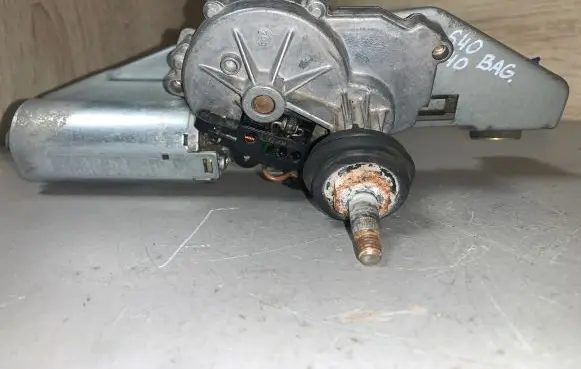 Volvo S40, V40 Rear window wiper motor 0390201529