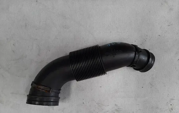 Audi Q7 4L Air intake hose/pipe 7L6129627F