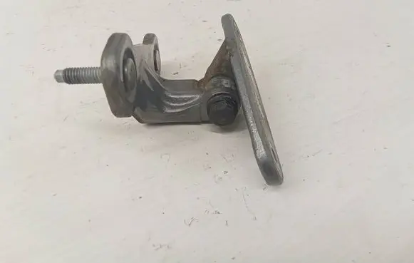 Mercedes-Benz C W204 Front door upper hinge