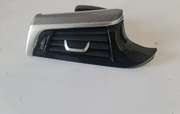 BMW 5 G30 G31 Dashboard side air vent grill/cover trim 9329545