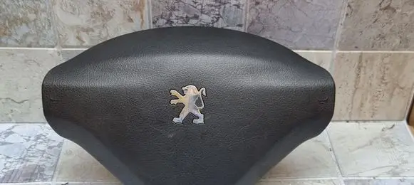 Peugeot 207 CC Steering wheel airbag 96500674ZD 6044266