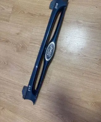 Ford Mondeo MK I Front bumper upper radiator grill 93BG8A133 93BG8A133AE