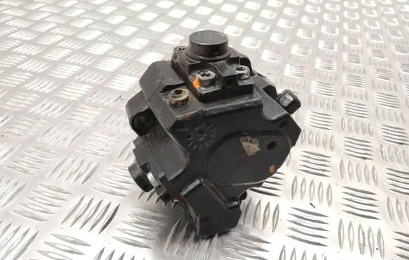 Renault Trafic III (X82) Fuel injection high pressure pump 0445010250 2996898 8201045496