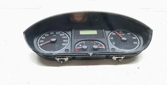 Speedometer (instrument cluster)