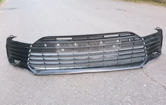 Toyota Camry VIII XV70 Front bumper lower grill 5310233350 5312833070