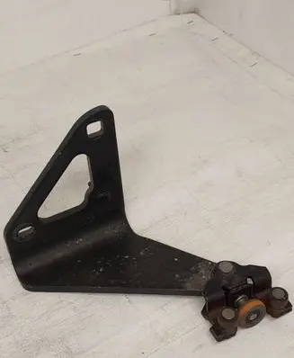 Renault Trafic III (X82) Sliding door lower roller guide/hinge 745978999R 93451800