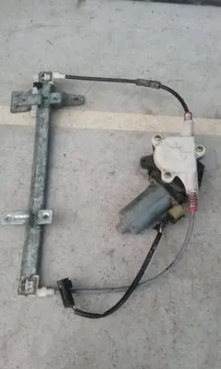 Nissan Terrano Front door window regulator with motor
