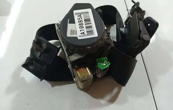 Mercedes-Benz CLS C219 Rear seatbelt G3699a040203