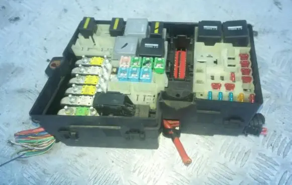 Ford Focus Fuse box set 3m5t14k733plf 3m5t-14k733-plf