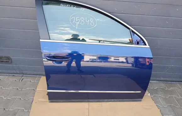 Volkswagen PASSAT B6 Front door