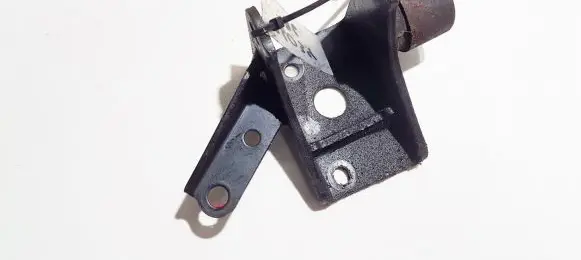 Toyota Avensis T250 Engine mounting bracket