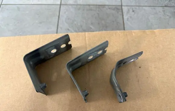 Fender mounting bracket