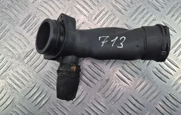 Mercedes-Benz C W204 Engine coolant pipe/hose A2712002056
