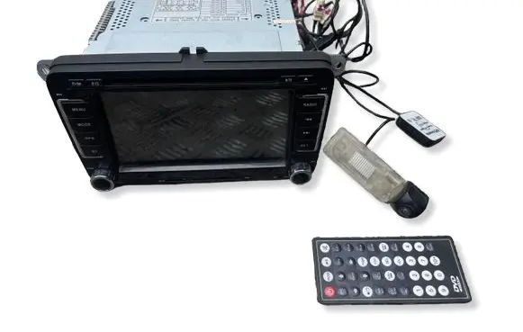 Volkswagen Touran II Radio/CD/DVD/GPS head unit 