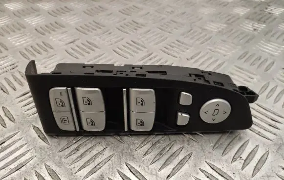 BMW 7 G11 G12 Electric window control switch 9382503