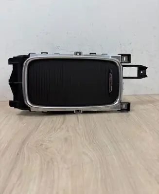 Cup holder front