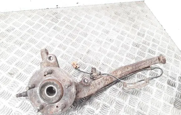 Honda Legend III KA9 Front wheel hub spindle knuckle