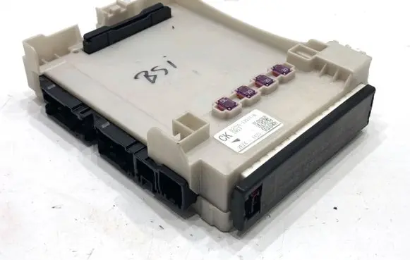 Toyota Camry VIII XV70 Other control units/modules 82730-33Q31-B