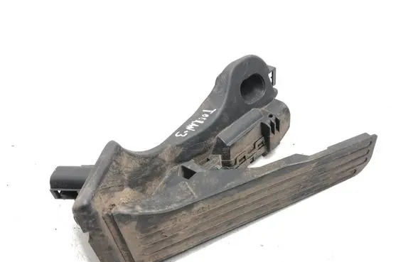 Volkswagen Touran I Accelerator throttle pedal 1T1723503H 1051604 6PV00868901