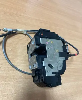Nissan Note (E11) Front door lock 07T08