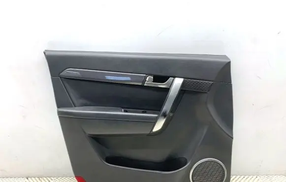 Chevrolet Captiva Front door card panel trim