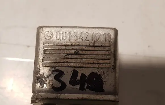 Mercedes-Benz E W124 Other relay 0015420219