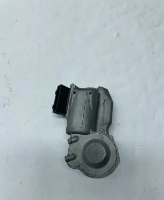 Mercedes-Benz E W211 Steering wheel lock A2034621130