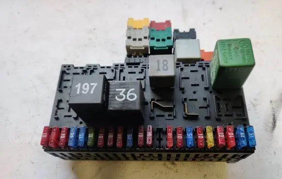 Volkswagen Transporter - Caravelle T4 Fuse box set 357937039