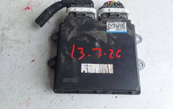 Mazda 6 Engine control unit/module LFDC18881