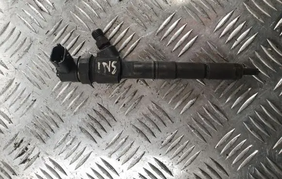 Opel Insignia A Fuel injector 55577668