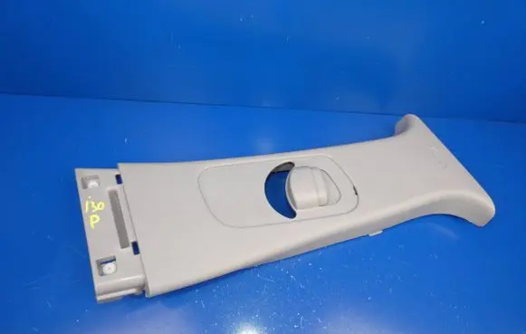Hyundai i30 (B) pillar trim (top)