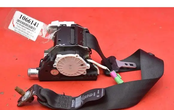 Volvo XC60 Front seatbelt 39801844