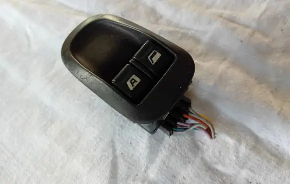 Peugeot 206 Electric window control switch 11845