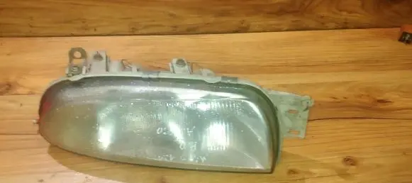 Mazda 121 Headlight/headlamp