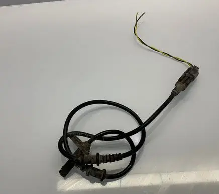 Mercedes-Benz E W211 ABS brake wheel speed sensor A2115402317 2115402317