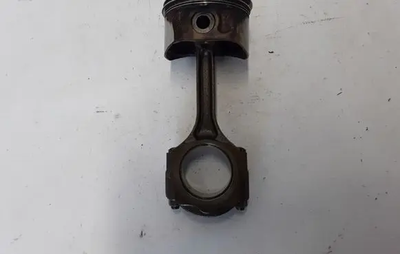 Renault Megane II Piston with connecting rod 7701474855