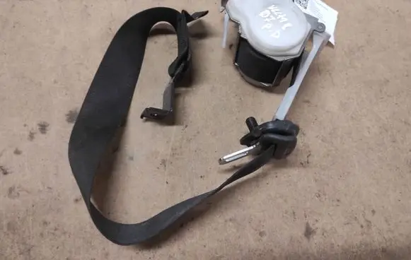 Opel Vectra C Front seatbelt 0402050