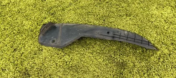 Skoda Yeti (5L) Fender end trim 5l0821112