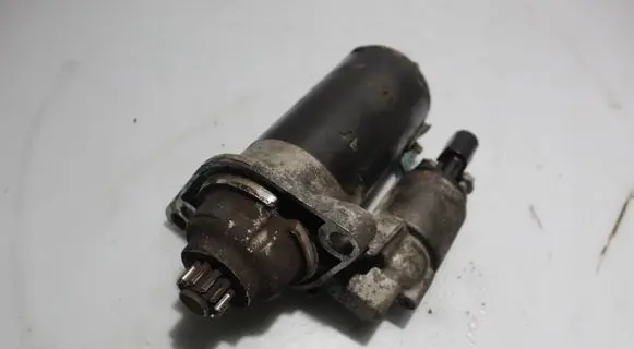 Volkswagen Golf VI Starter motor