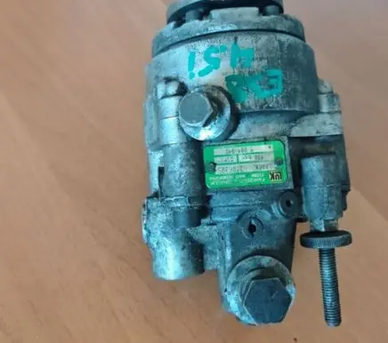 BMW 7 E38 Power steering pump S829ELE 1091912