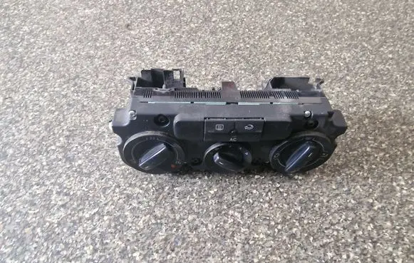 Volkswagen Caddy Climate control unit