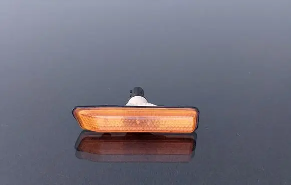 BMW X5 E53 Front fender indicator light 015E130144 168967 8382104